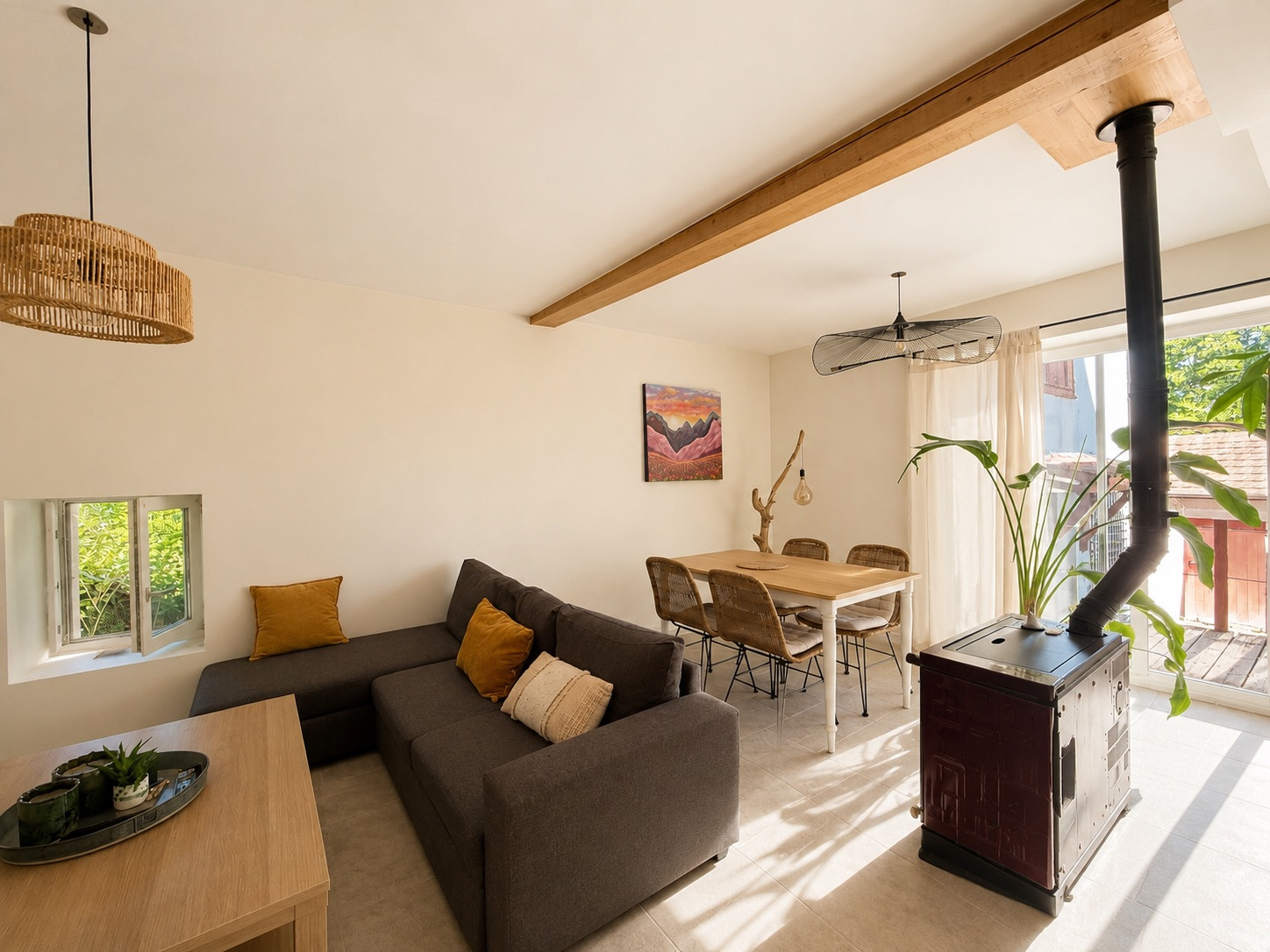 HASPARREN Maison de village rénovée avec jardin privatif e