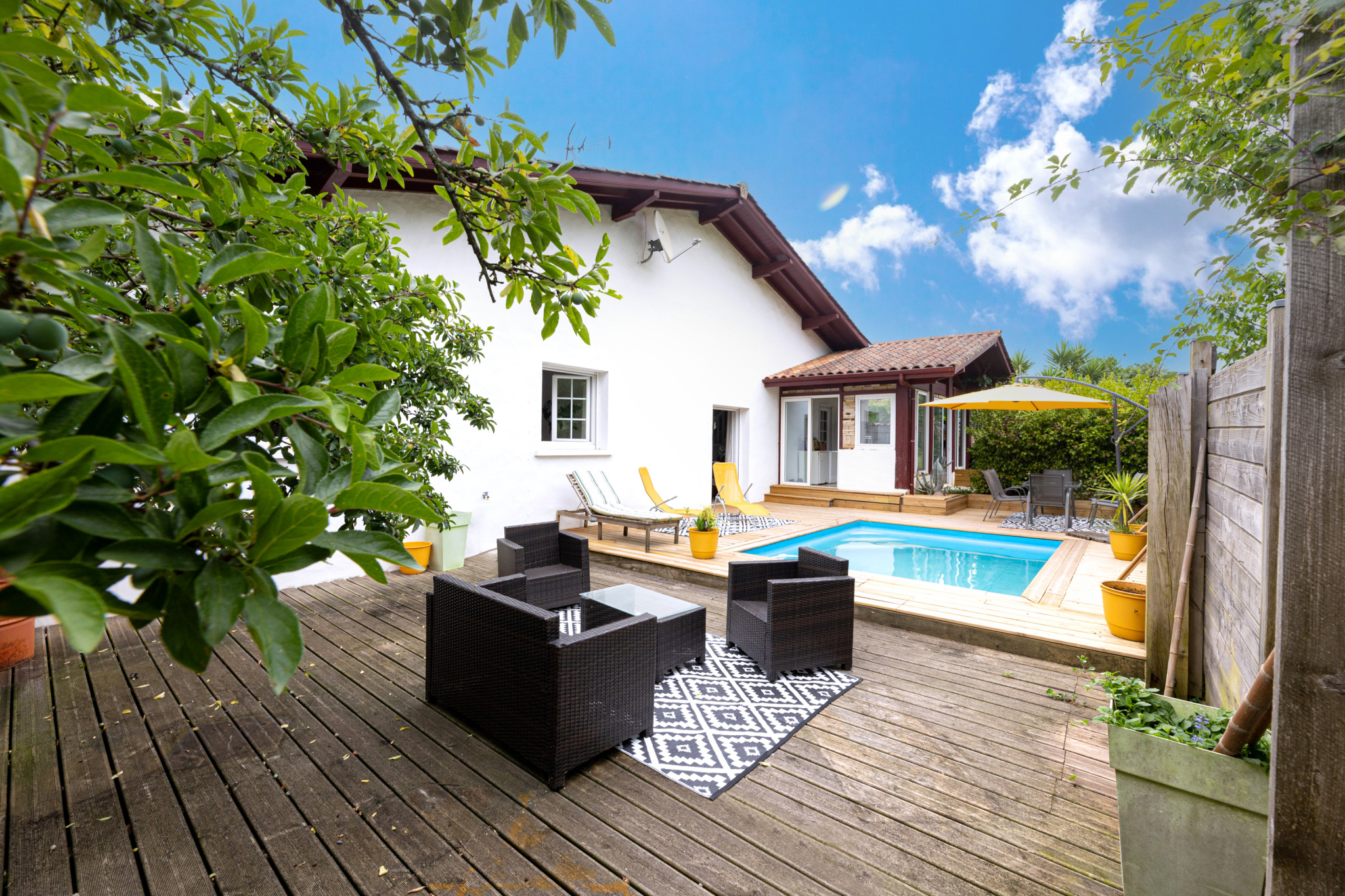 A vendre Urrugne maison composée de 2 logements.